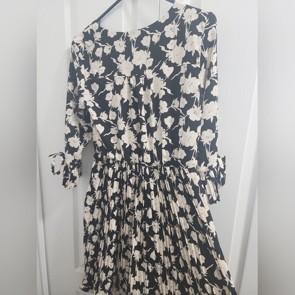 NWT Smak Parlour Lead Like A Girl Fit & Flare V-Neck Pleated Dress - Picture 11 of 15